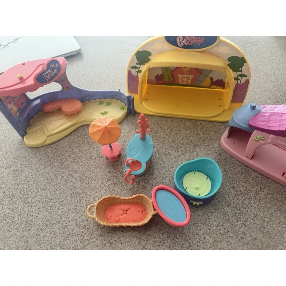 Lot 8 of My Little Pet Shop Accessories Barn, Beach, Beds, Salon